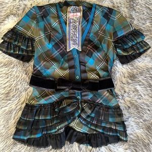 L.A.M.B. by Gwen Stefani top size 8 (medium) never worn.